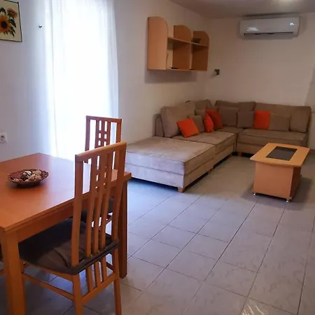 Apartment Hausol Vendeghaz *
