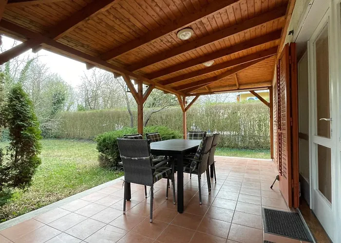 Hausol Vendeghaz Gárdony